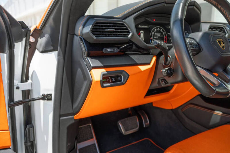 2022 Lamborghini Urus