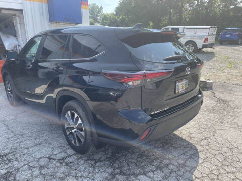 2024 Toyota Highlander LE