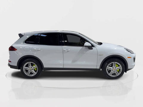 2015 Porsche Cayenne S E-Hybrid