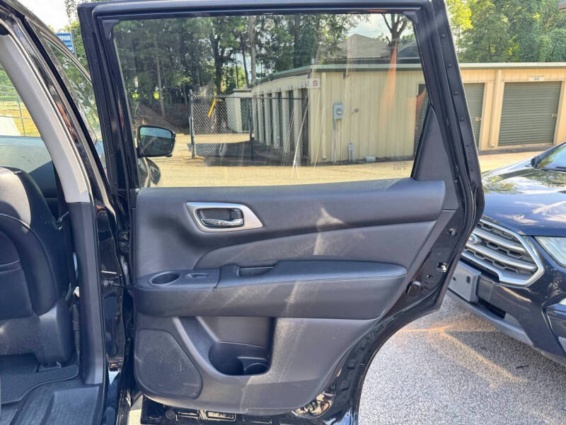 2017 Nissan Pathfinder SL