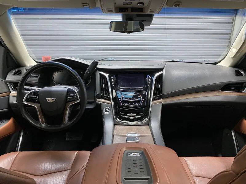 2017 Cadillac Escalade ESV Premium Luxury