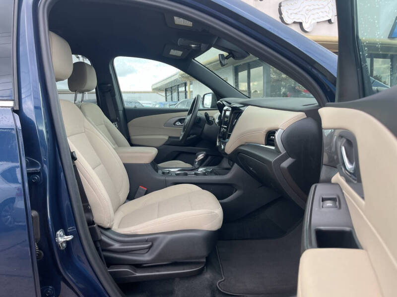 2023 Chevrolet Traverse LS