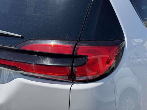 2024 Chrysler Pacifica Plug-In Hybrid Select