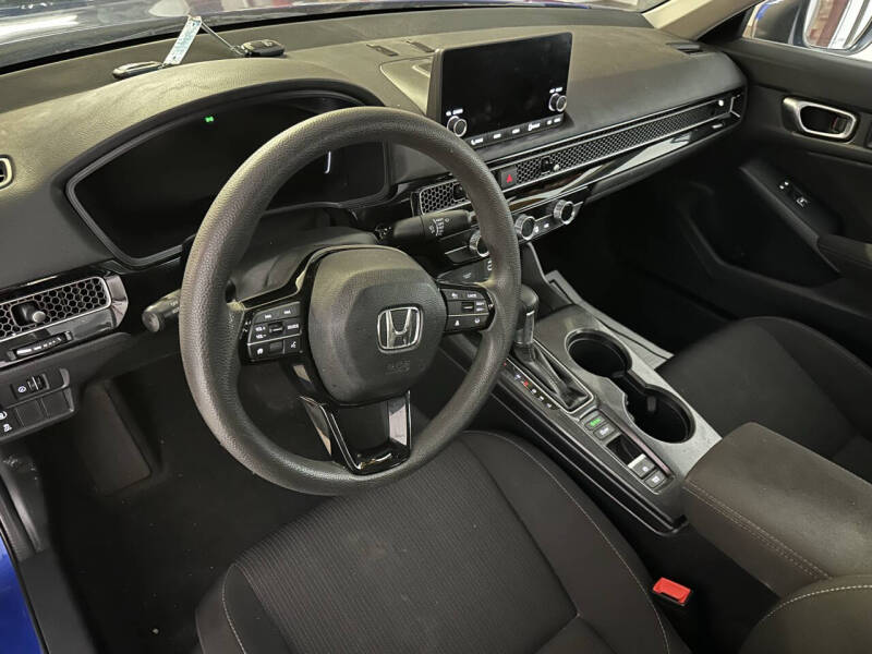 2023 Honda Civic LX's photo