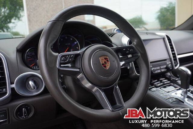 2017 Porsche Cayenne Platinum Edition