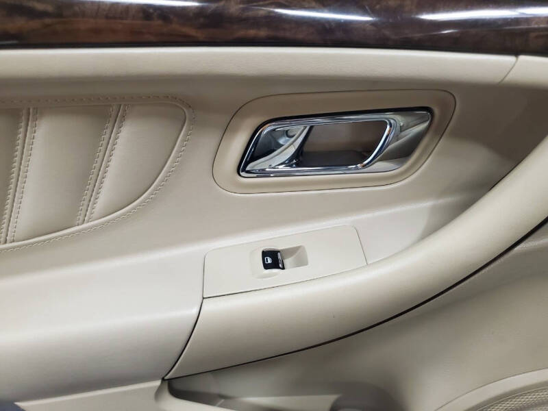 2017 Ford Taurus Limited