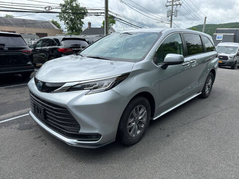 2022 Toyota Sienna for sale at Deals on Wheels in Suffern NY