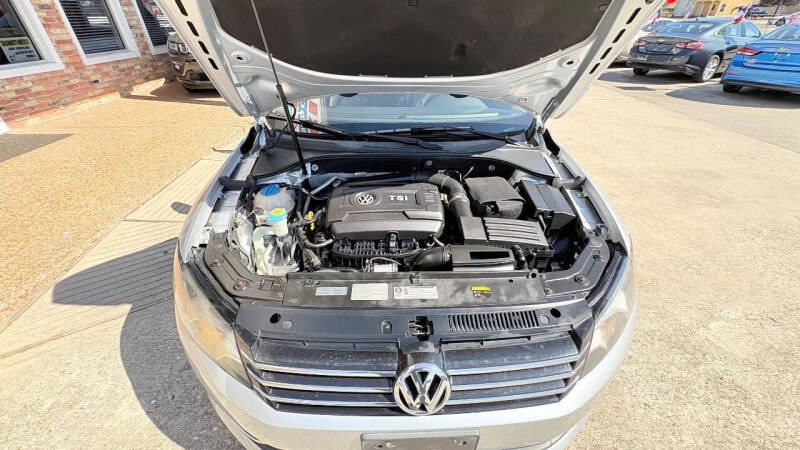 2015 Volkswagen Passat 1.8T SE