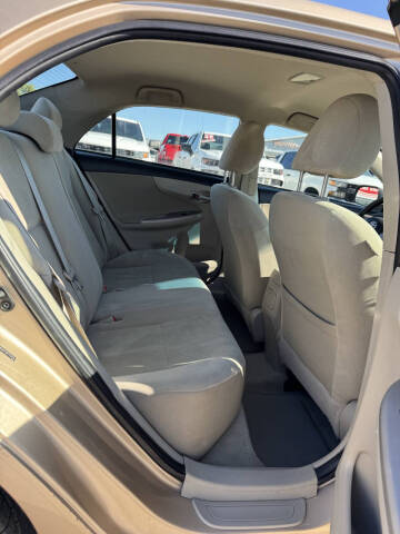 2011 Toyota Corolla LE