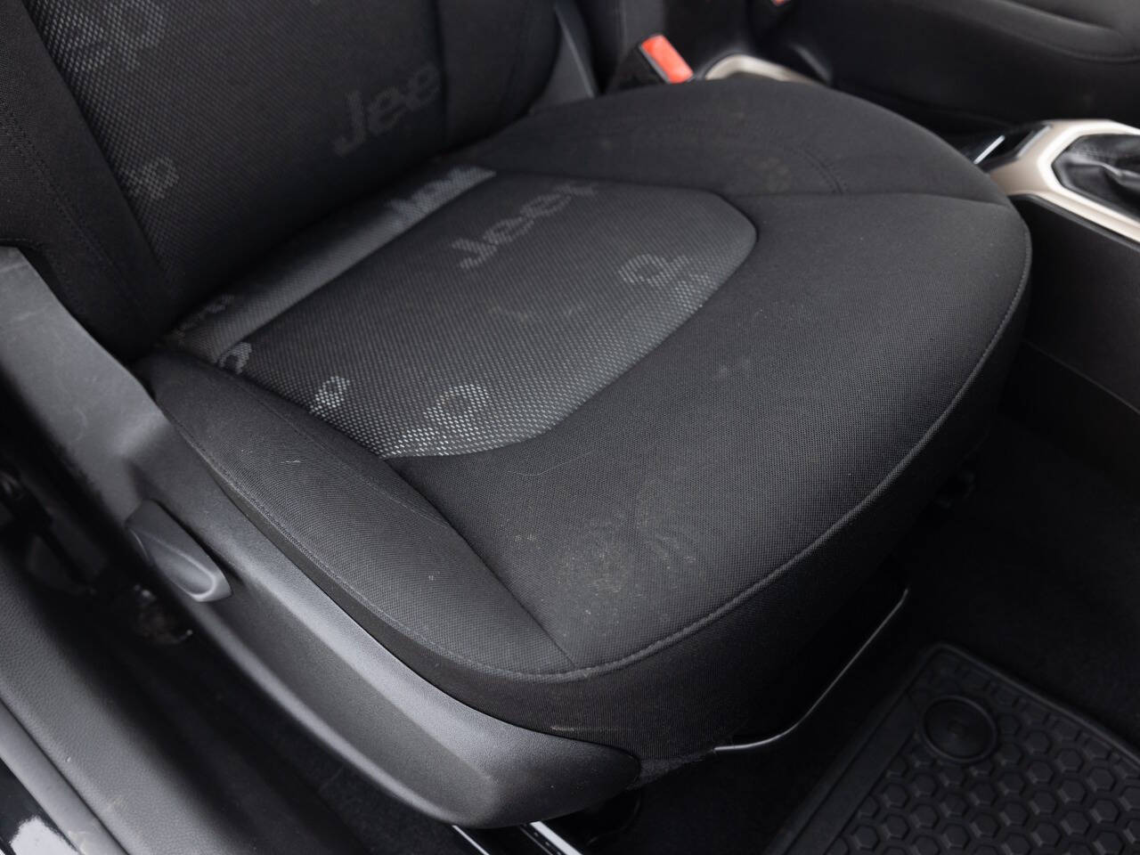 Used Car 2016 Jeep Renegade  Latitude 4x4 4dr Suv For Sale Under $10,000 In Coal City, Illinois