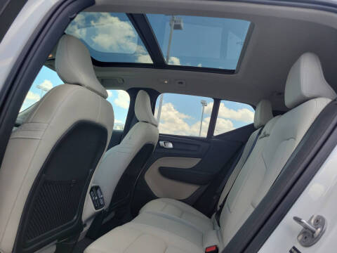 2026 Volvo XC40 B5 Plus