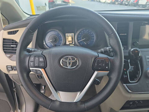 2015 Toyota Sienna