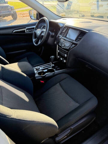 2017 Nissan Pathfinder SV