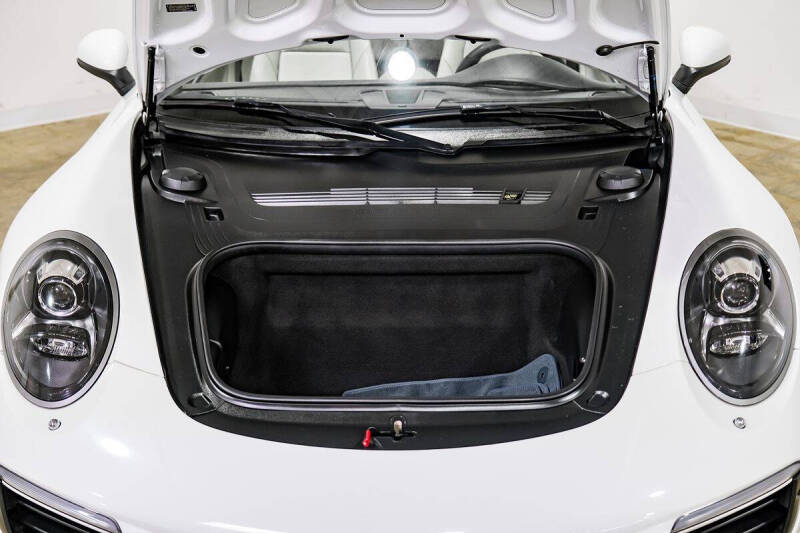 2017 Porsche 911 Carrera