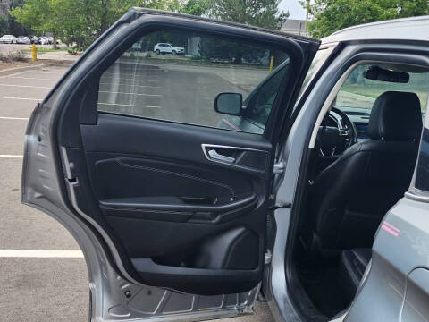 2020 Ford Edge Titanium