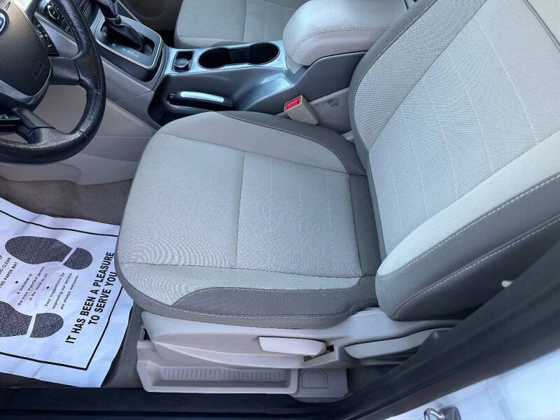 2014 Ford C-MAX Hybrid SE