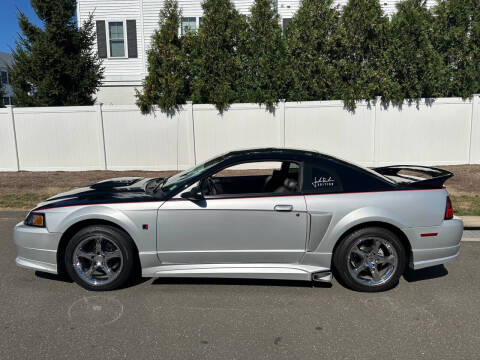 2004 Ford Mustang GT Deluxe