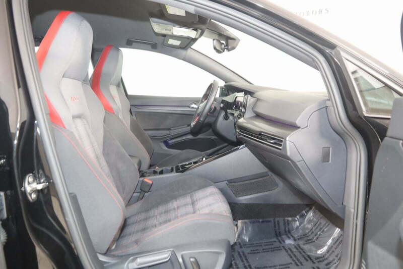 2024 Volkswagen Golf GTI S