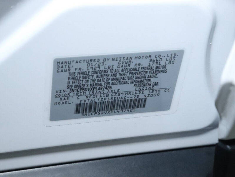 2023 Nissan Kicks SR