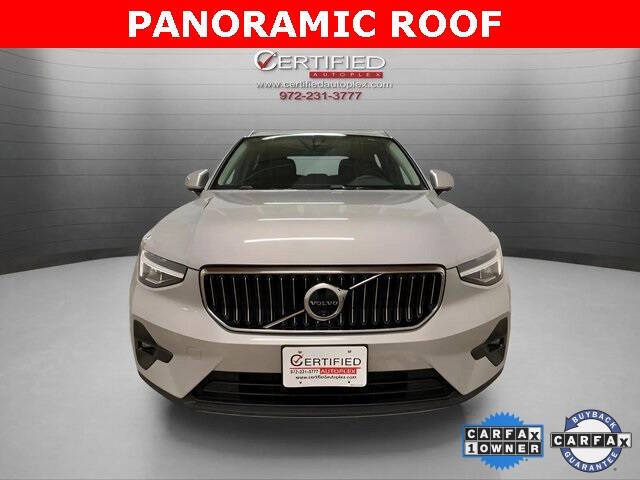 2025 Volvo XC40 B5 Plus Bright Theme