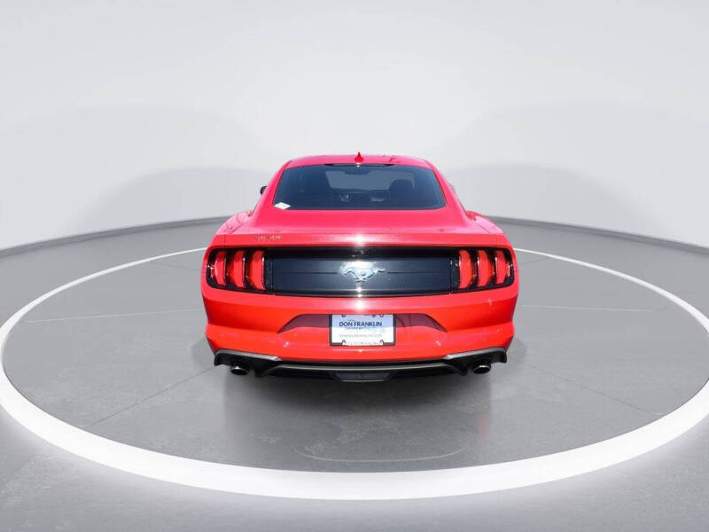 2022 Ford Mustang EcoBoost
