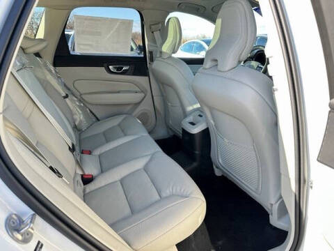 2025 Volvo XC60 T8 Plus Dark Theme