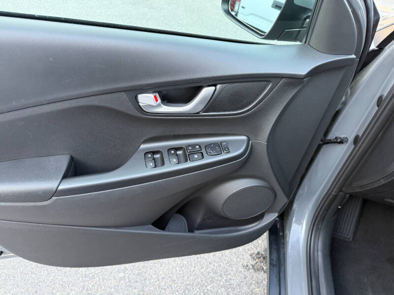 2023 Hyundai Kona Electric SEL