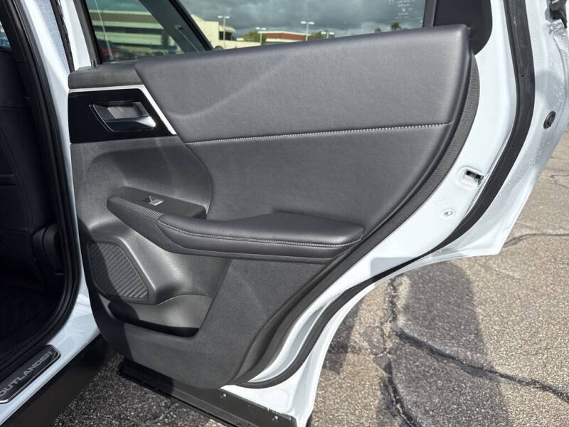 2025 Mitsubishi Outlander PHEV SE