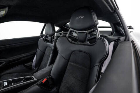 2016 Porsche Cayman GT4