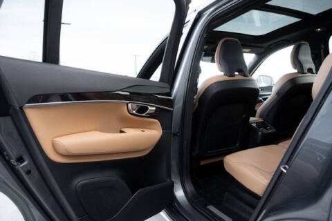 2019 Volvo XC90 T6 Momentum