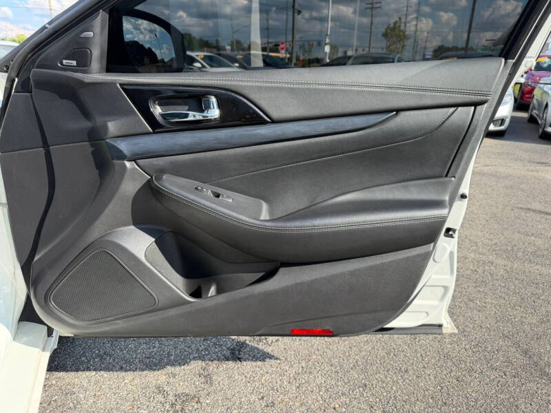 2020 Nissan Maxima Platinum