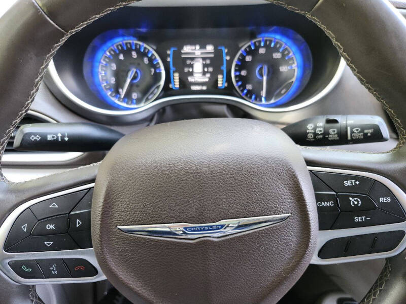 2017 Chrysler Pacifica Touring-L