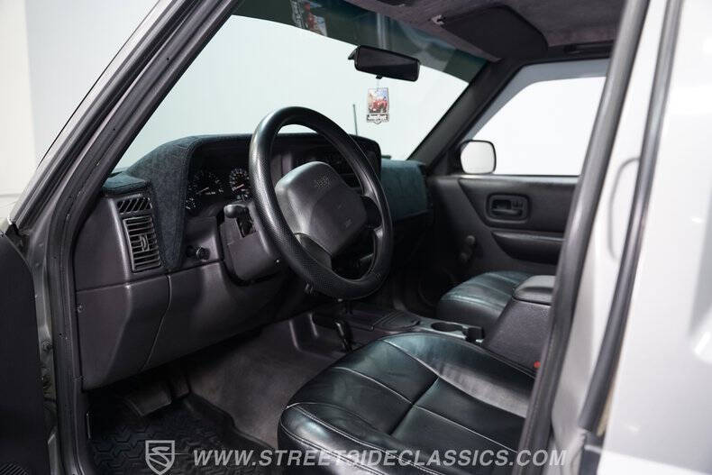 2000 Jeep Cherokee SE