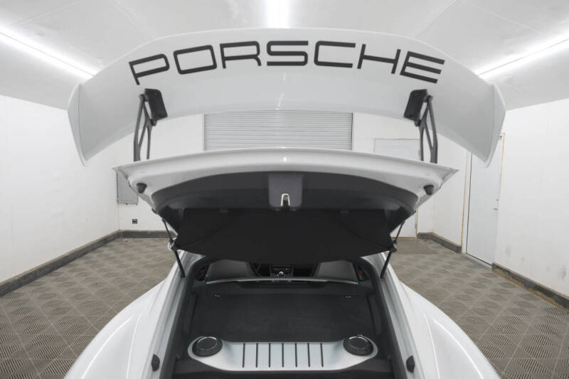 2016 Porsche Cayman GT4