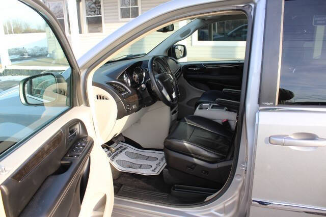 2013 Chrysler Town and Country Touring