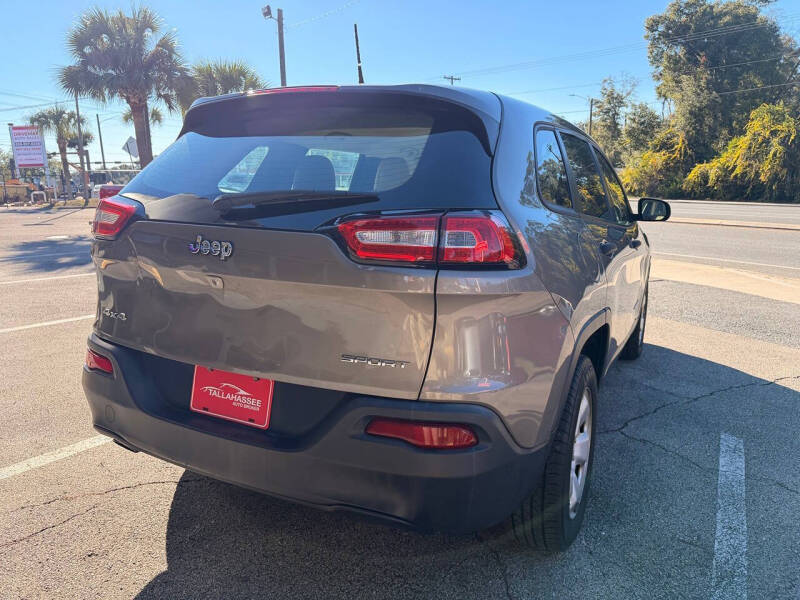 2016 Jeep Cherokee Sport