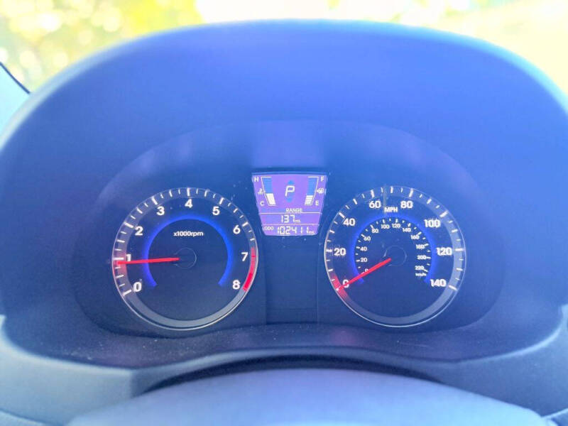 2013 Hyundai Accent SE