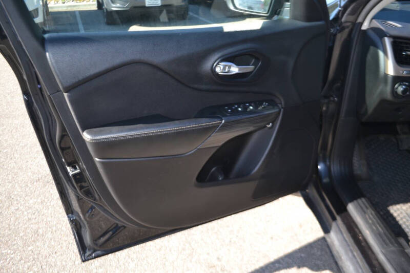 2015 Jeep Cherokee Sport