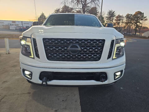 2018 Nissan Titan SV