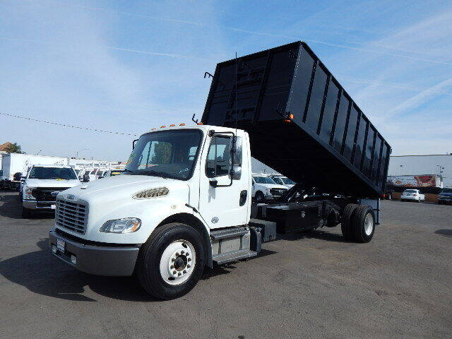2015 Freightliner M2 106