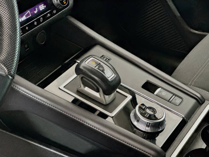 2023 Mitsubishi Outlander PHEV SE