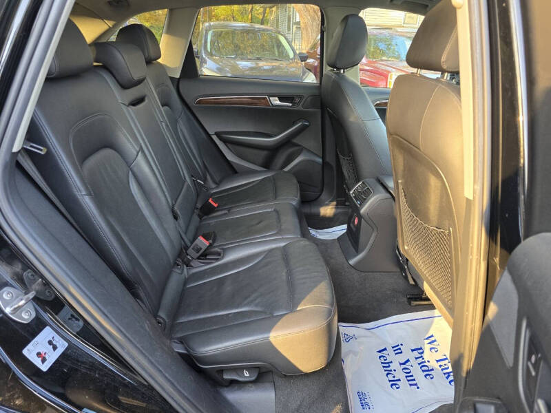 2011 Audi Q5 2.0T quattro Premium Plus