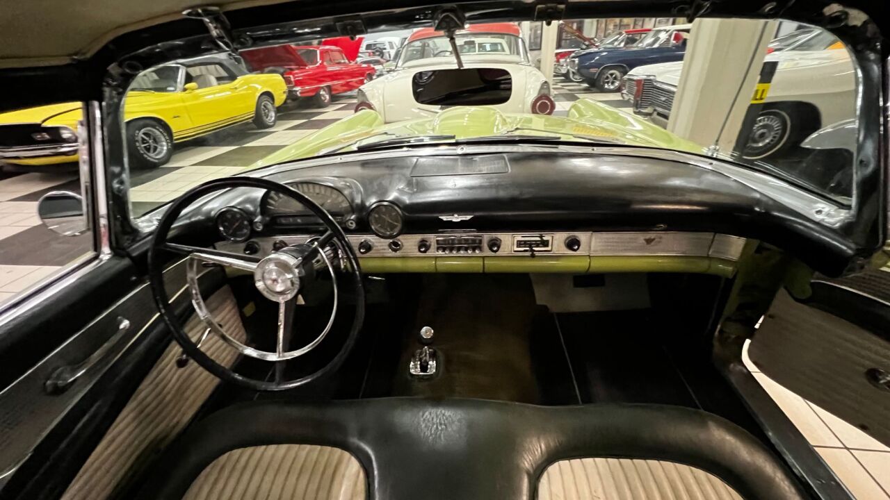 1956 Ford Thunderbird 26