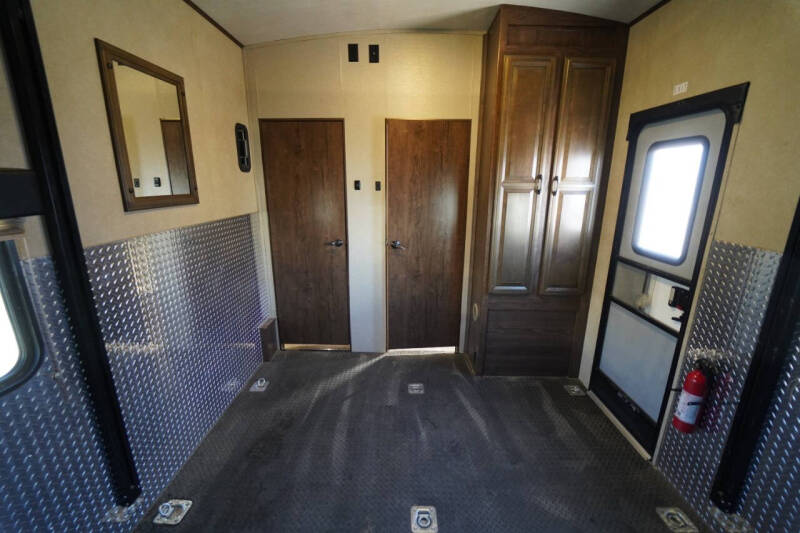 2017 Cruiser RV Stryker 3010