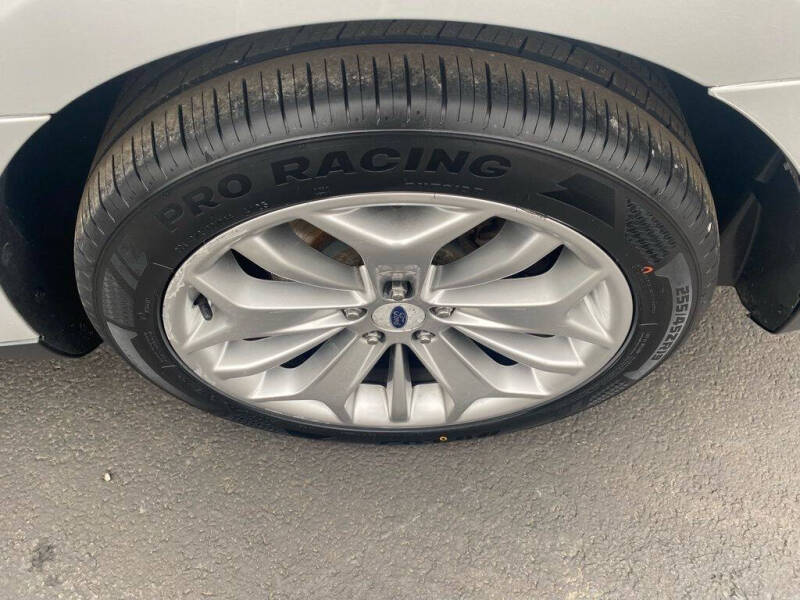 2018 Ford Taurus Limited