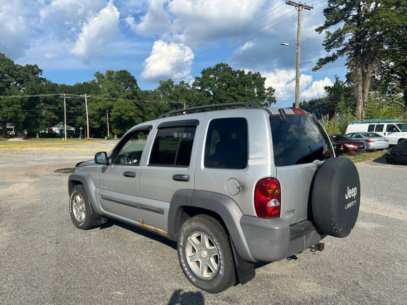 2003 Jeep Liberty null photo 3