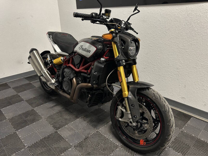 2022 Indian FTR CARBON