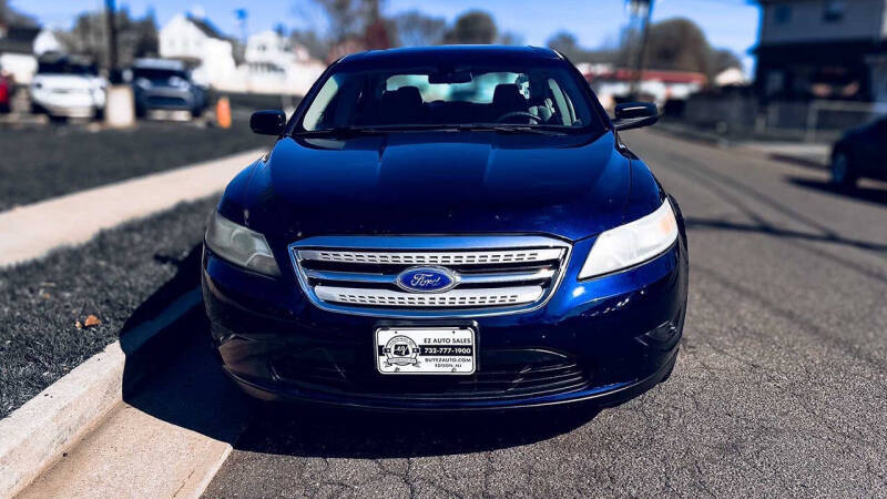 2011 Ford Taurus SE