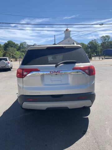 2017 GMC Acadia SLE-2