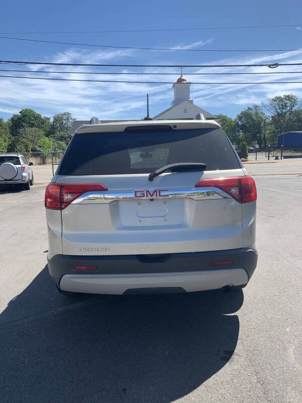 2017 GMC Acadia SLE-2